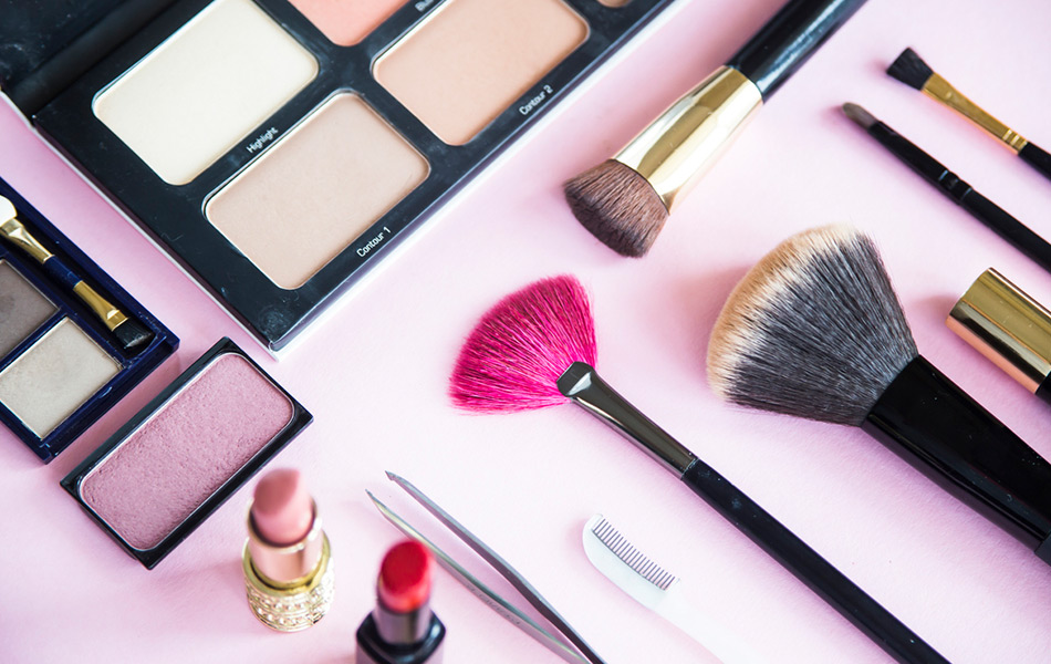 Make up palettes and brushes